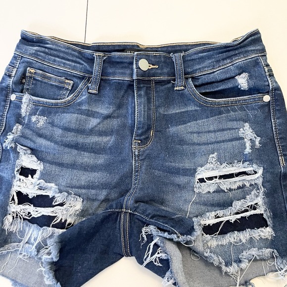 Judy Blue Mid Rise Cut Off Distressed Patch Jean Shorts Women's Size M - Picture 3 of 6